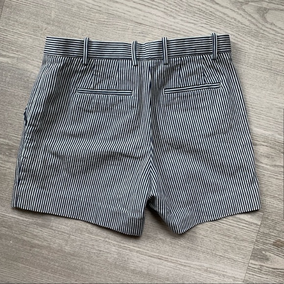 GAP Tailored Short Stripped - Picture 2 of 4